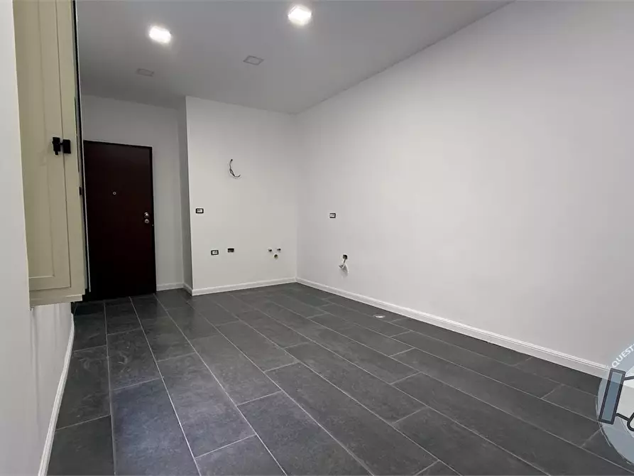 Immagine 8 di Appartamento in affitto  60 a Napoli