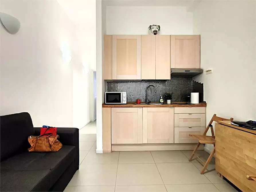 Immagine 1 di Appartamento in affitto  20 a Napoli