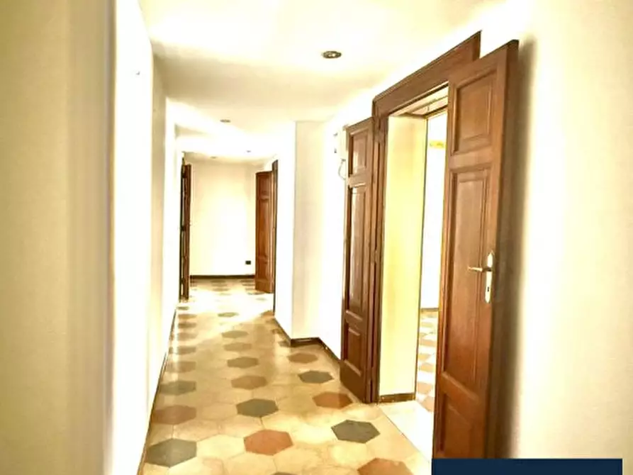 Immagine 5 di Ufficio in affitto  127 a Taranto