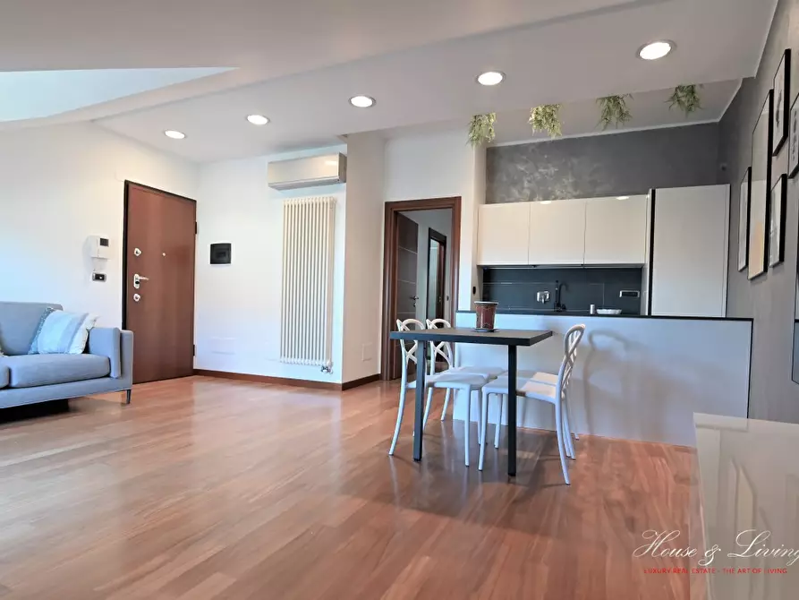 Immagine 2 di Attico in affitto  a Torino