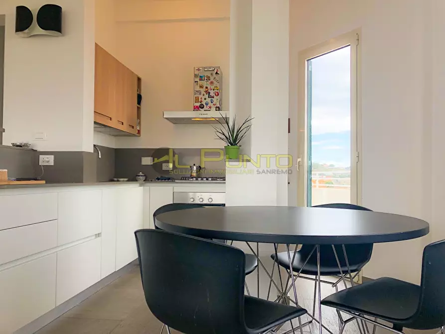 Immagine 9 di Attico in affitto  a San Remo