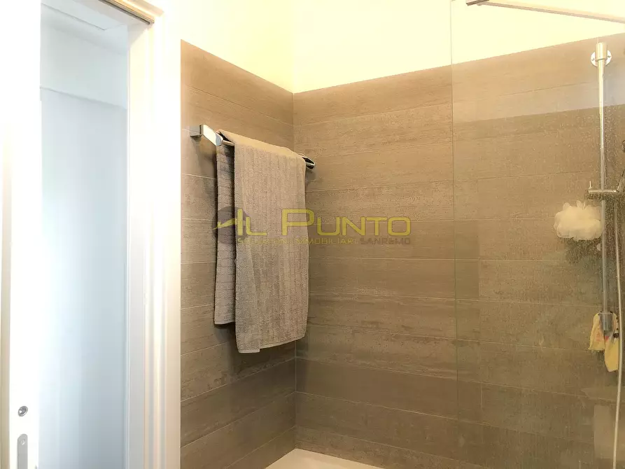 Immagine 6 di Attico in affitto  a San Remo