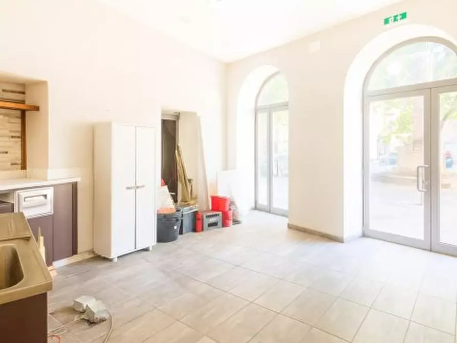 Immagine 3 di Negozio in affitto  3 a Milano