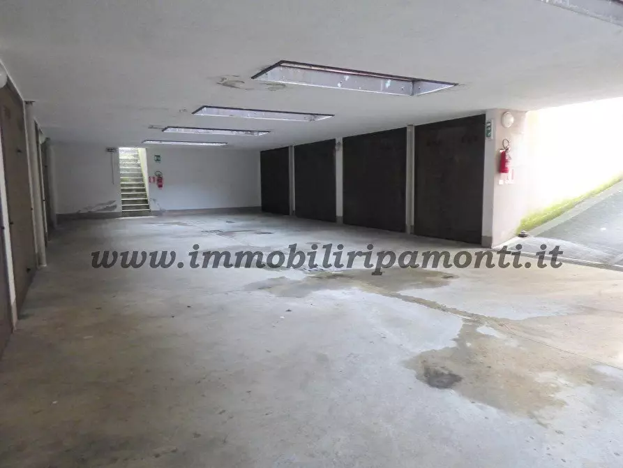 Immagine 6 di Garage in affitto  a Lecco
