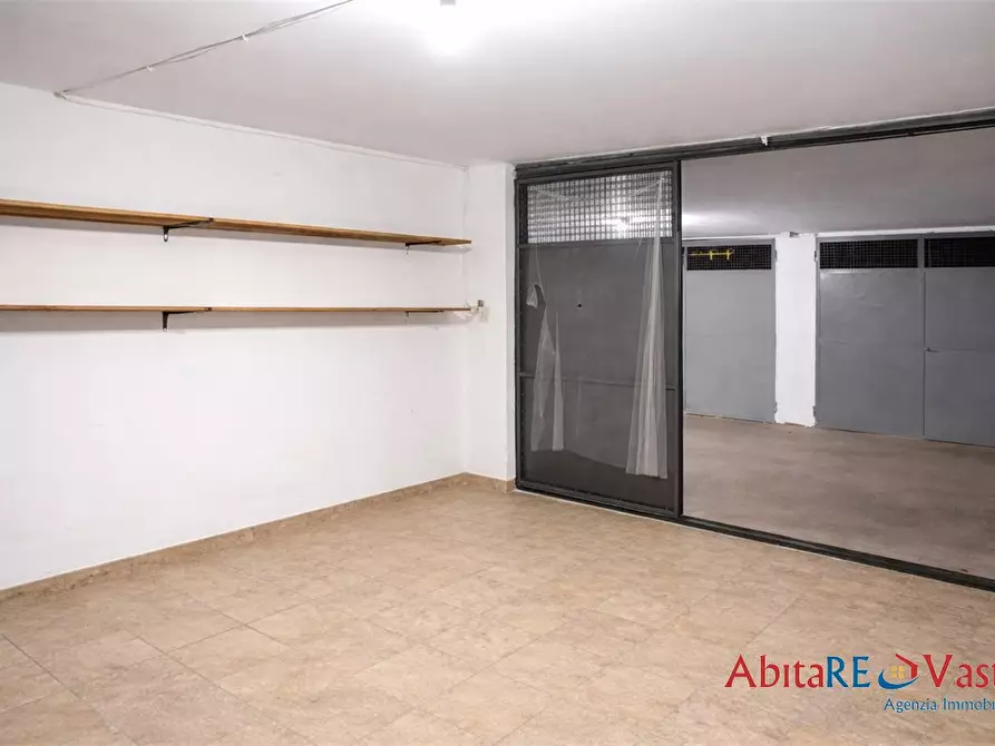 Immagine 4 di Garage in affitto  15 a Vasto