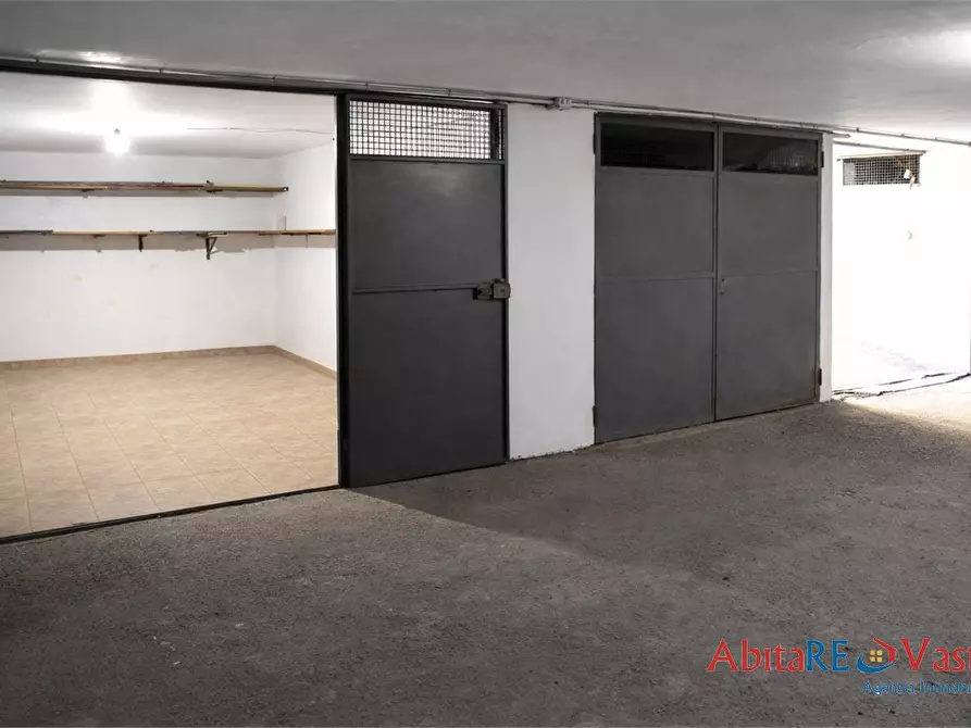 Immagine 2 di Garage in affitto  15 a Vasto