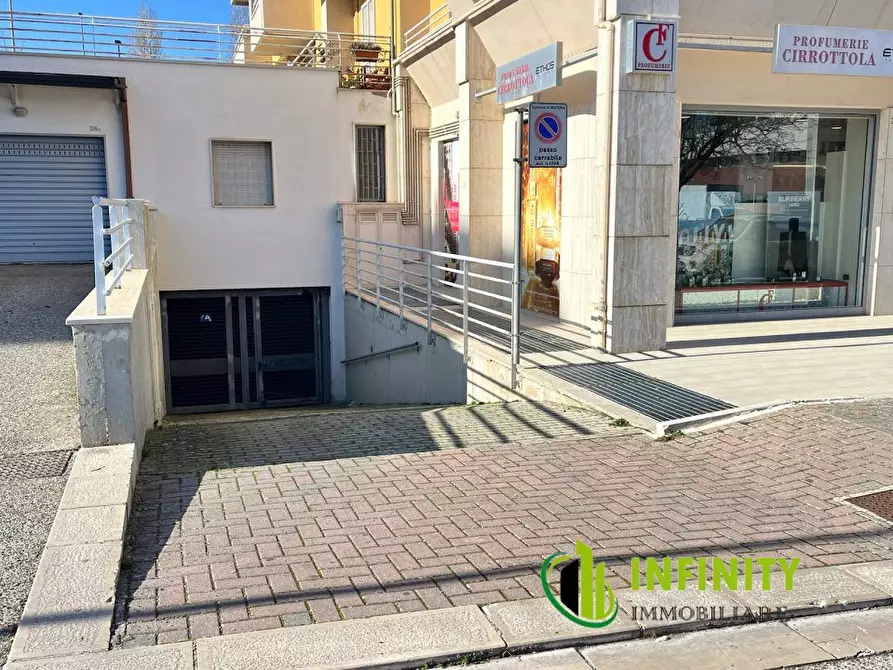 Immagine 2 di Garage in affitto  a Matera