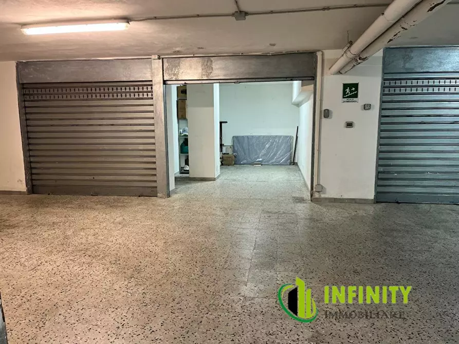 Immagine 4 di Garage in affitto  a Matera