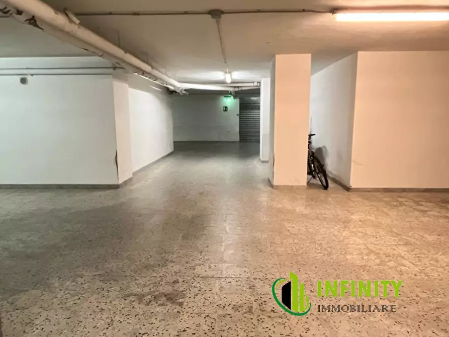 Immagine 10 di Garage in affitto  a Matera
