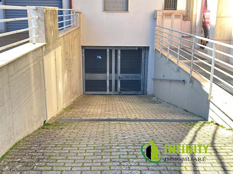 Immagine 3 di Garage in affitto  a Matera