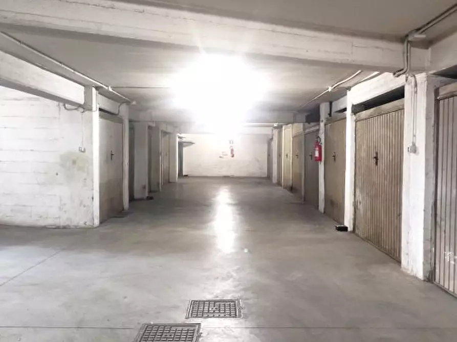 Immagine 8 di Garage in affitto  a Terni