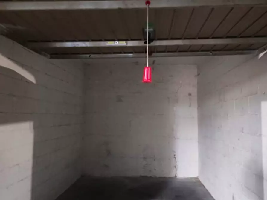 Immagine 4 di Garage in affitto  a Terni