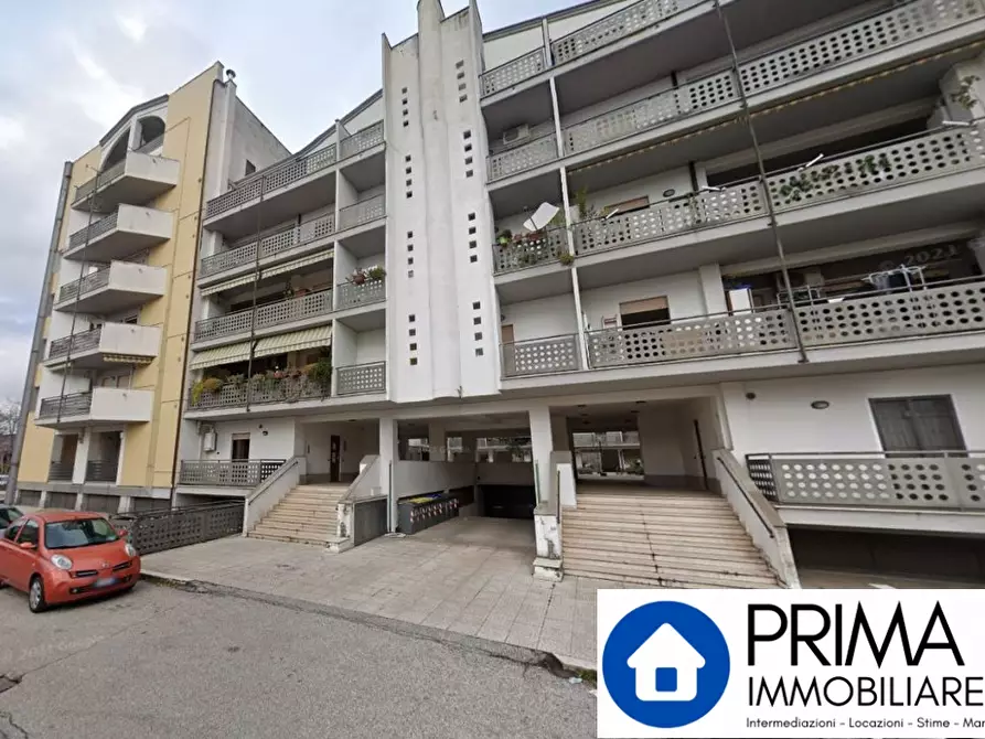 Immagine 3 di Garage in affitto  9 a Terni