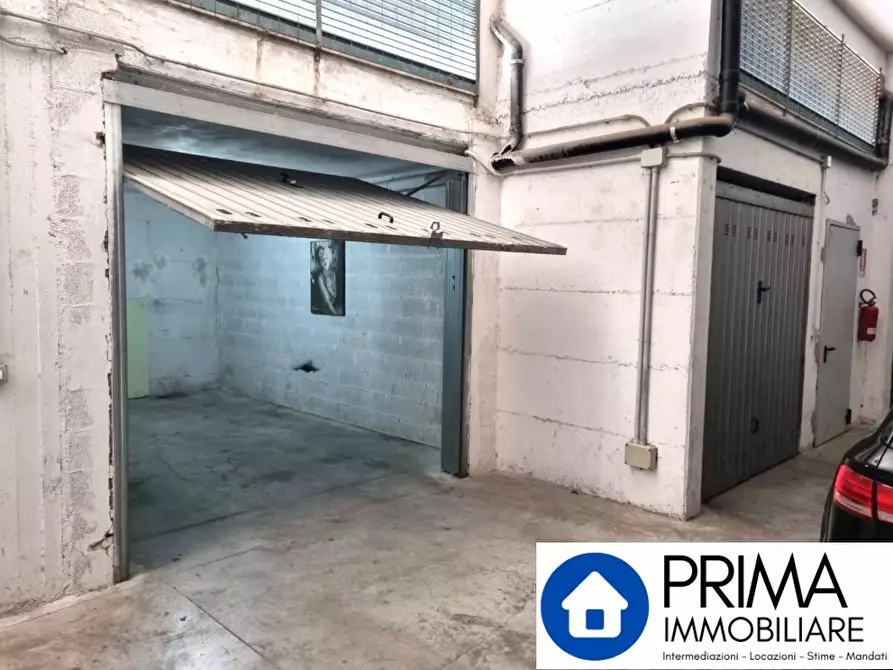 Immagine 6 di Garage in affitto  9 a Terni