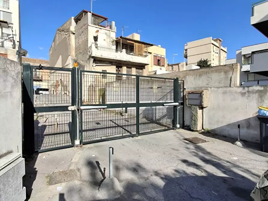 Immagine 1 di Garage in affitto  391 a Messina