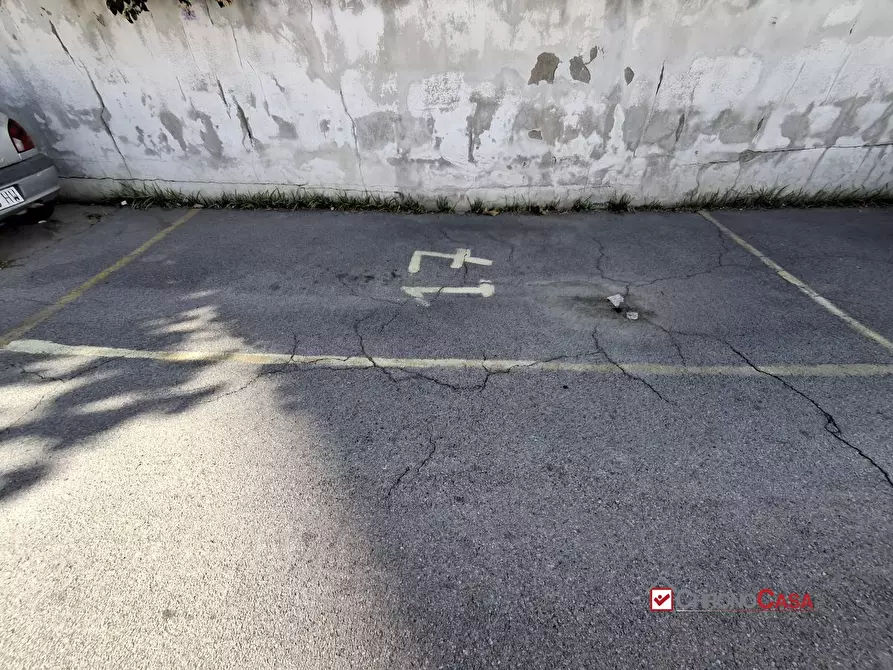 Immagine 5 di Garage in affitto  391 a Messina