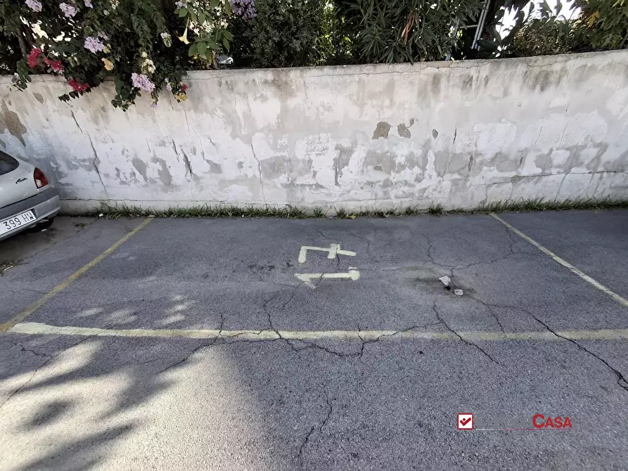 Immagine 4 di Garage in affitto  391 a Messina