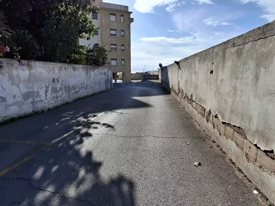 Immagine 3 di Garage in affitto  391 a Messina