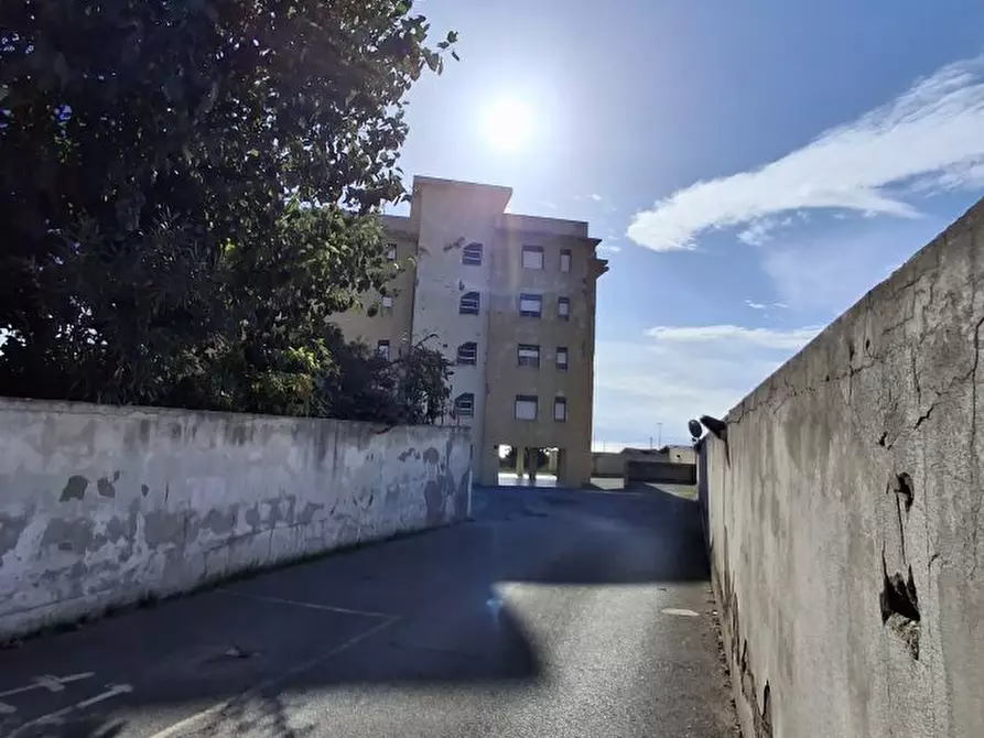 Immagine 2 di Garage in affitto  391 a Messina