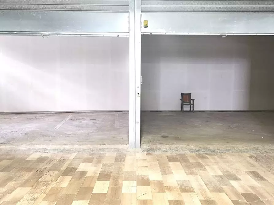 Immagine 5 di Garage in affitto  a Afragola