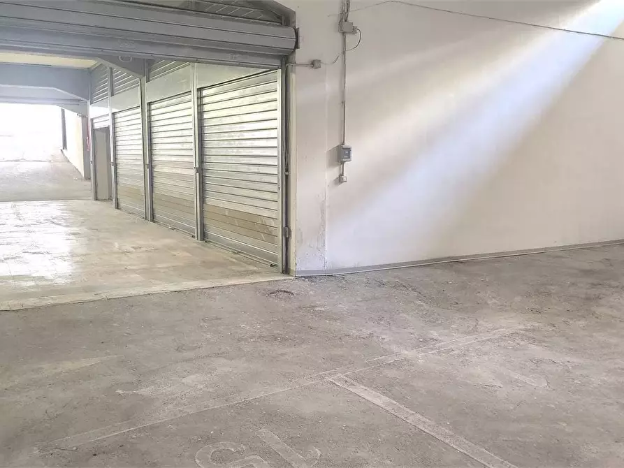 Immagine 9 di Garage in affitto  a Afragola
