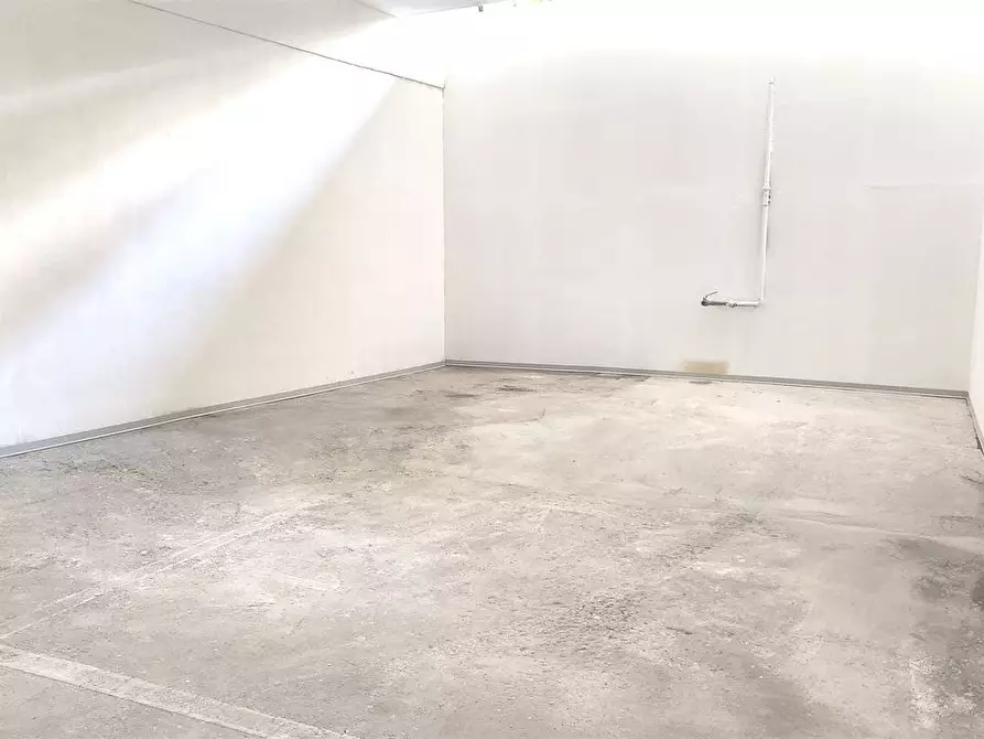 Immagine 3 di Garage in affitto  a Afragola