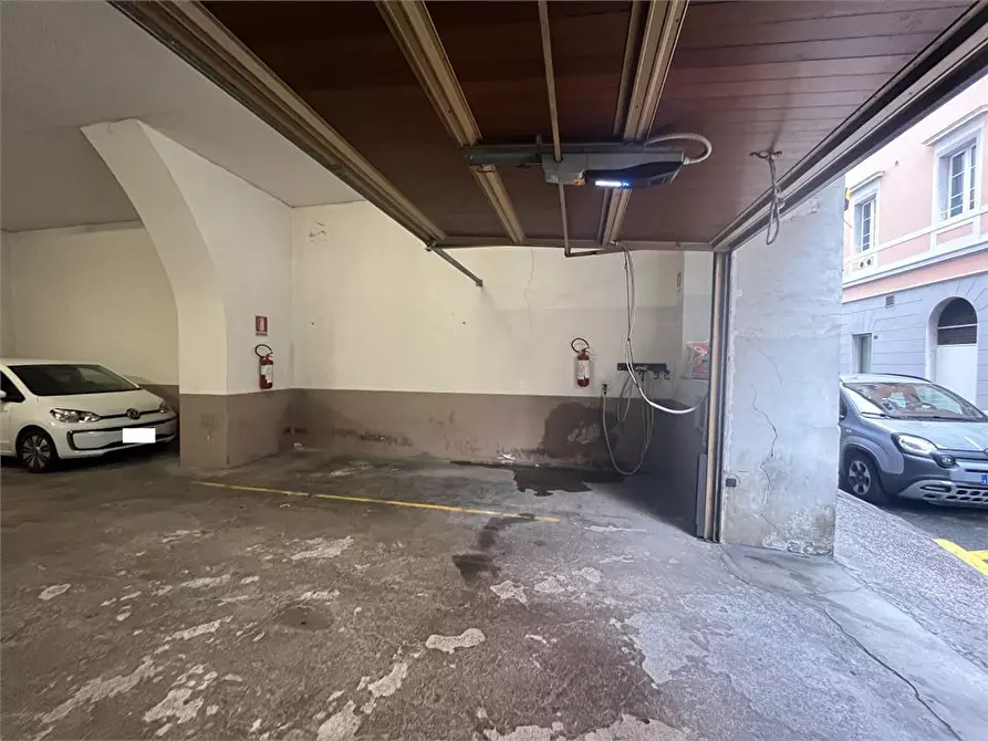 Immagine 4 di Garage in affitto  7a a Trieste
