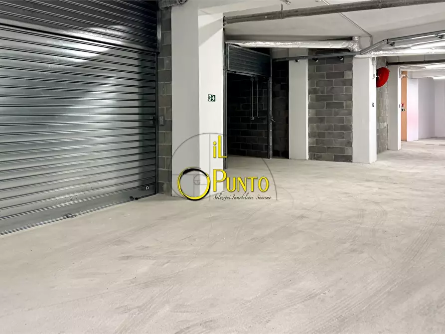 Immagine 2 di Garage in affitto  141 a San Remo