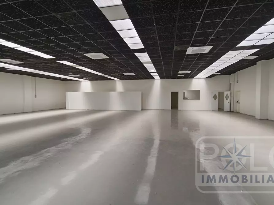 Immagine 1 di Capannone industriale in affitto  a Sona