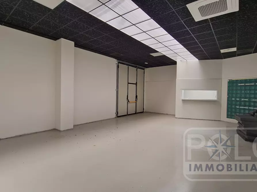 Immagine 8 di Capannone industriale in affitto  a Sona