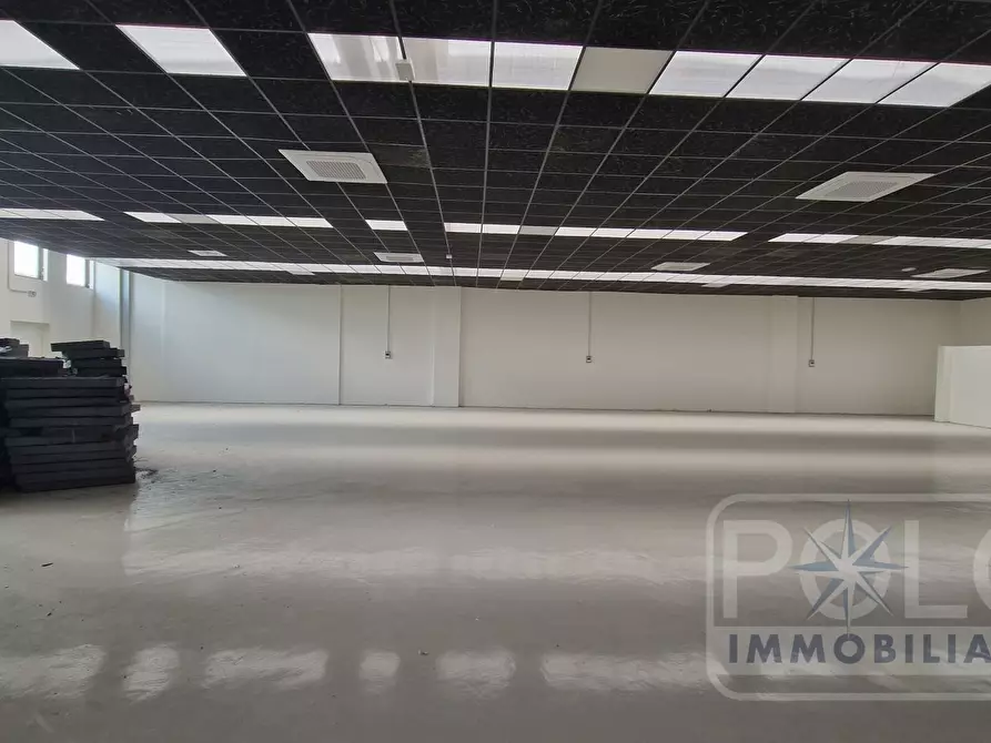 Immagine 7 di Capannone industriale in affitto  a Sona