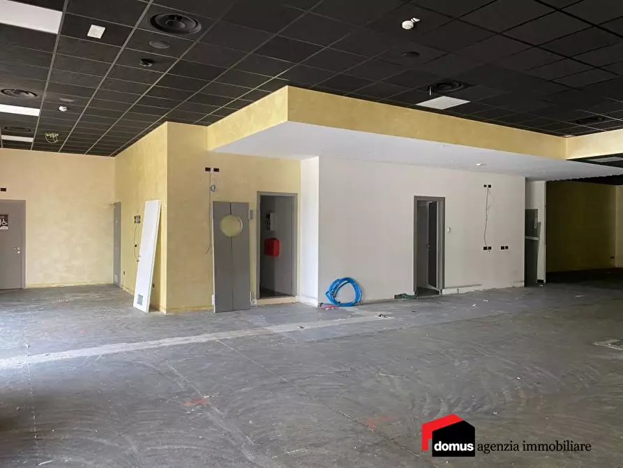 Immagine 2 di Capannone industriale in affitto  a Thiene