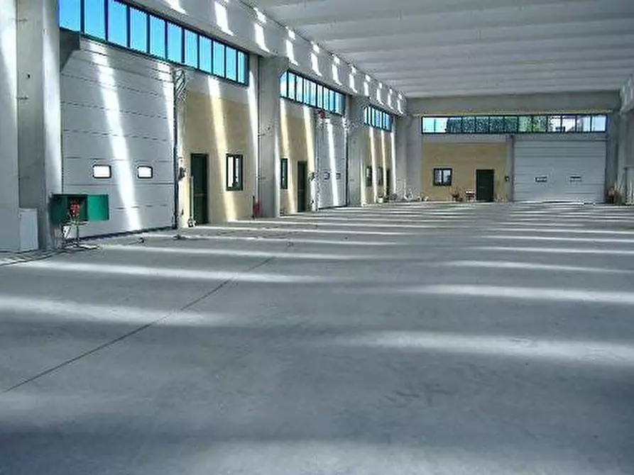 Immagine 2 di Capannone industriale in affitto  2 a Galbiate