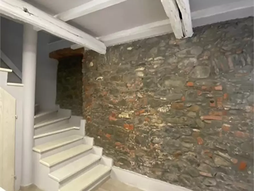 Immagine 4 di Casa semindipendente in affitto  a Ortonovo