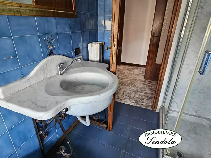 Immagine 9 di Casa semindipendente in affitto  a Carrara