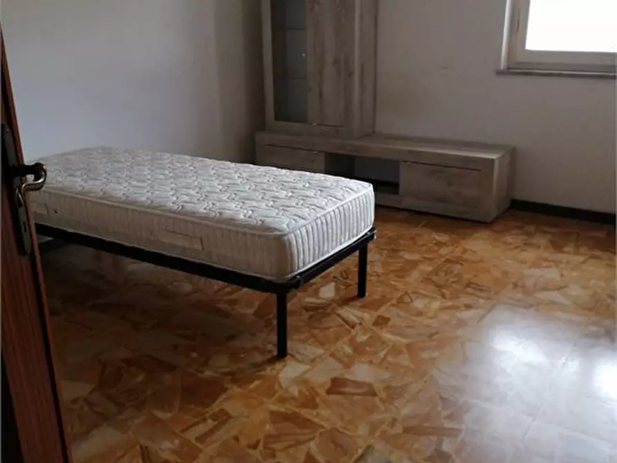 Immagine 4 di Casa semindipendente in affitto  a Carrara