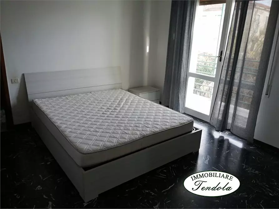 Immagine 5 di Casa semindipendente in affitto  a Carrara