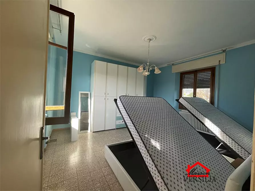 Immagine 10 di Villa in affitto  a Massa