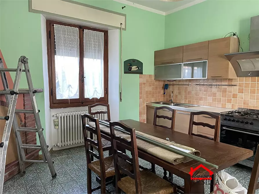 Immagine 5 di Villa in affitto  a Massa