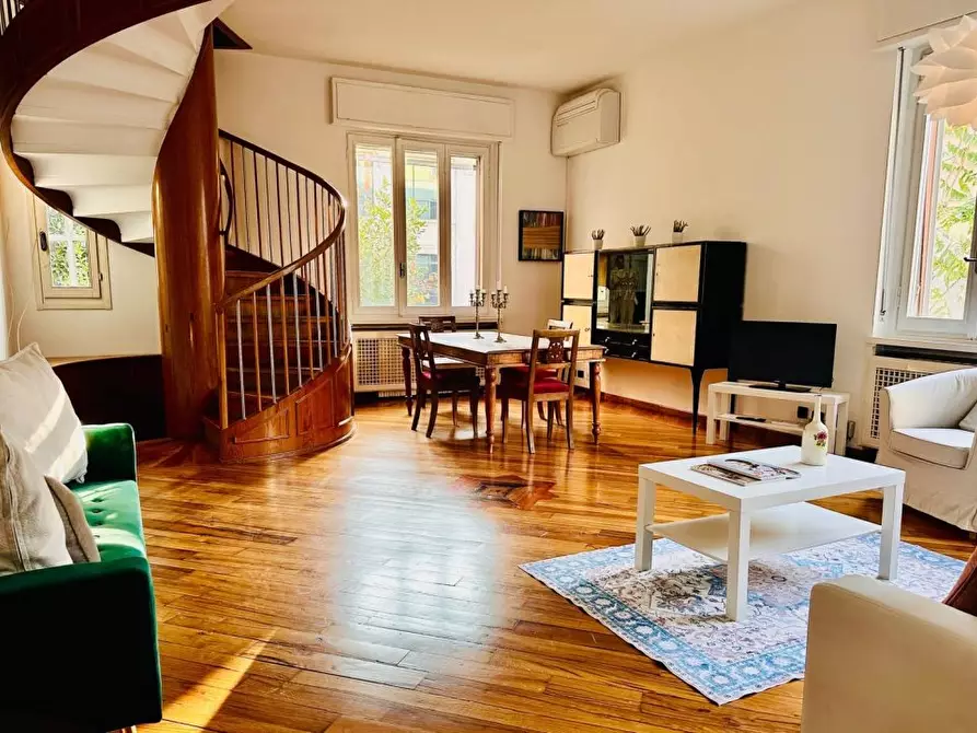 Immagine 6 di Villa in affitto  16A a Milano