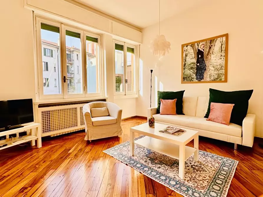 Immagine 3 di Villa in affitto  16A a Milano