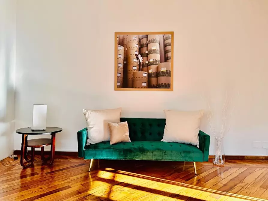 Immagine 1 di Villa in affitto  16A a Milano