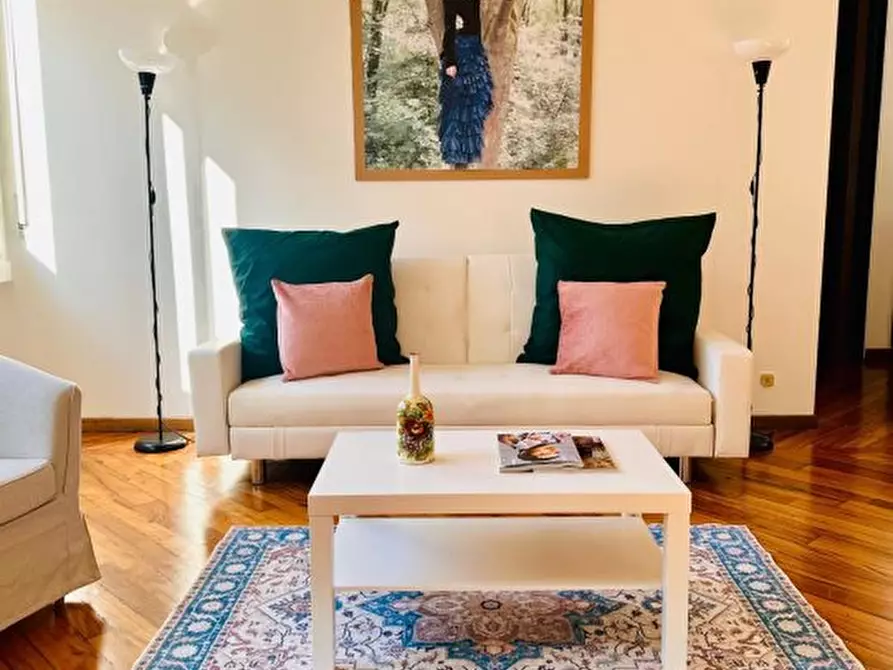 Immagine 5 di Villa in affitto  16A a Milano