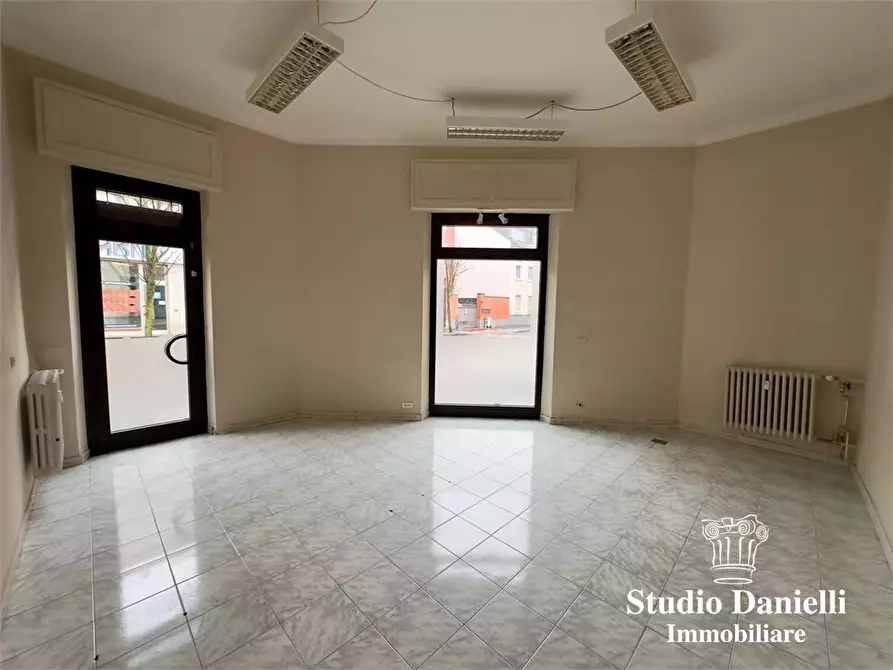 Immagine 3 di Negozio in affitto  177 a Seregno