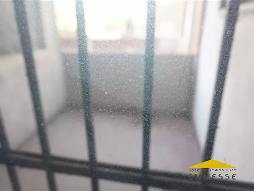 Immagine 9 di Negozio in affitto  a Carrara