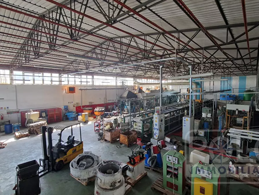 Immagine 2 di Capannone industriale in affitto  a Sommacampagna