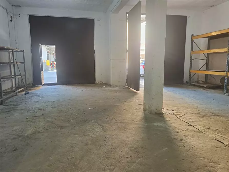 Immagine 5 di Magazzino in affitto  10 a Afragola