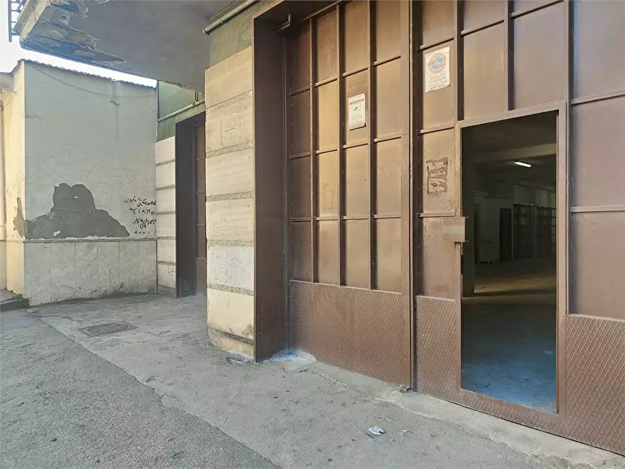 Immagine 8 di Magazzino in affitto  10 a Afragola
