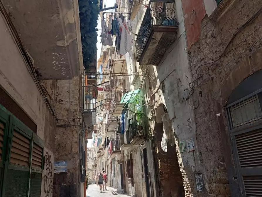 Immagine 2 di Magazzino in affitto  a Napoli