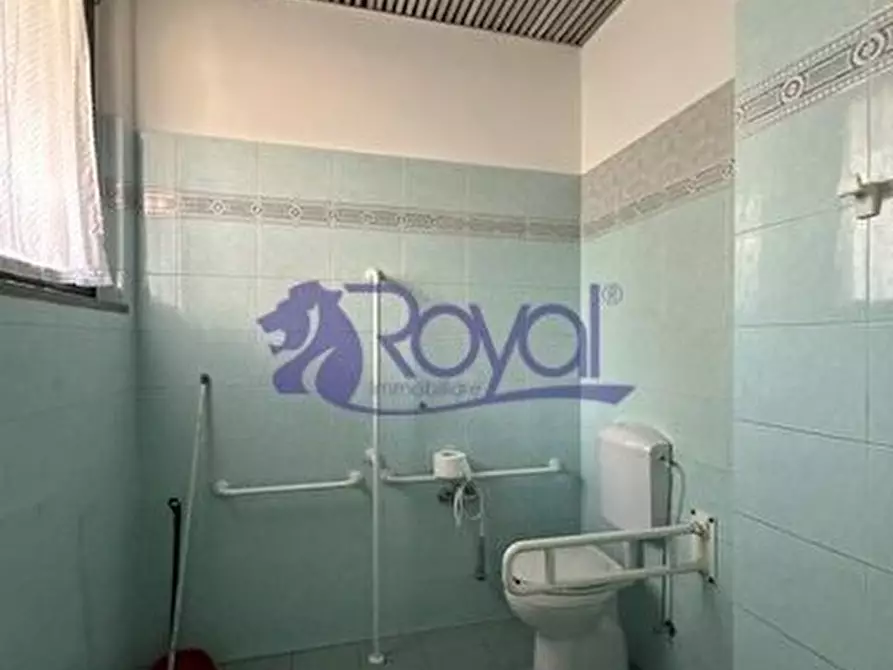 Immagine 7 di Negozio in affitto  a Parabiago